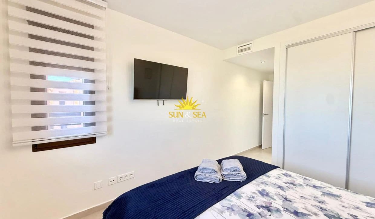 2 soverom Leilighet til salgs i Los Alcazares med svømmebasseng garasje - € 289 000 (Ref: 10183260)