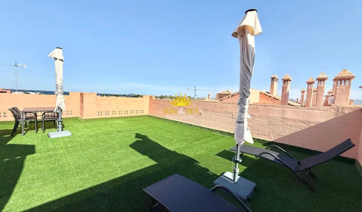 2 soverom Leilighet til salgs i Los Alcazares med svømmebasseng garasje - € 289 000 (Ref: 10183260)