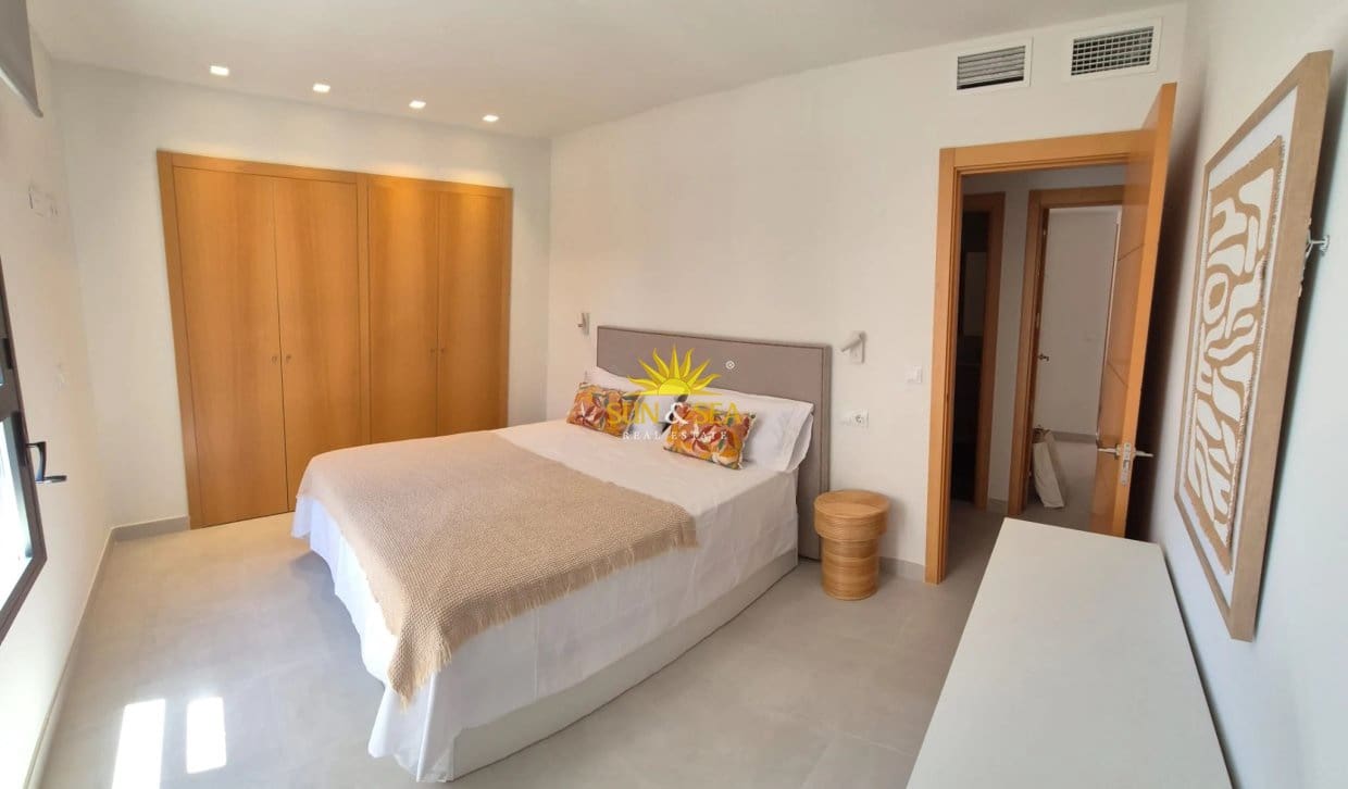 3 sovrum Lägenhet för semesterbostäder i Alicante stad med pool garage - 2 500 € (Ref: 10183261)