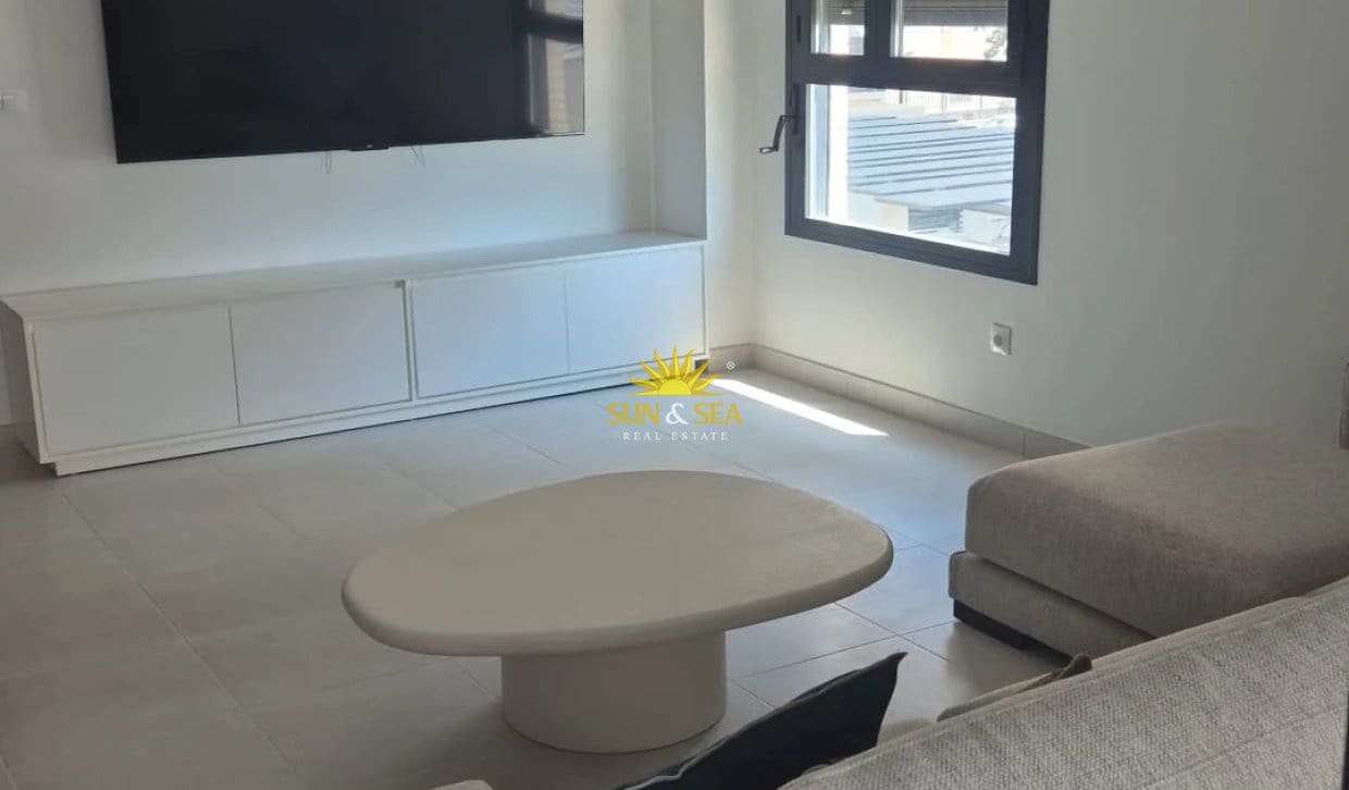 3 sovrum Lägenhet för semesterbostäder i Alicante stad med pool garage - 2 500 € (Ref: 10183261)