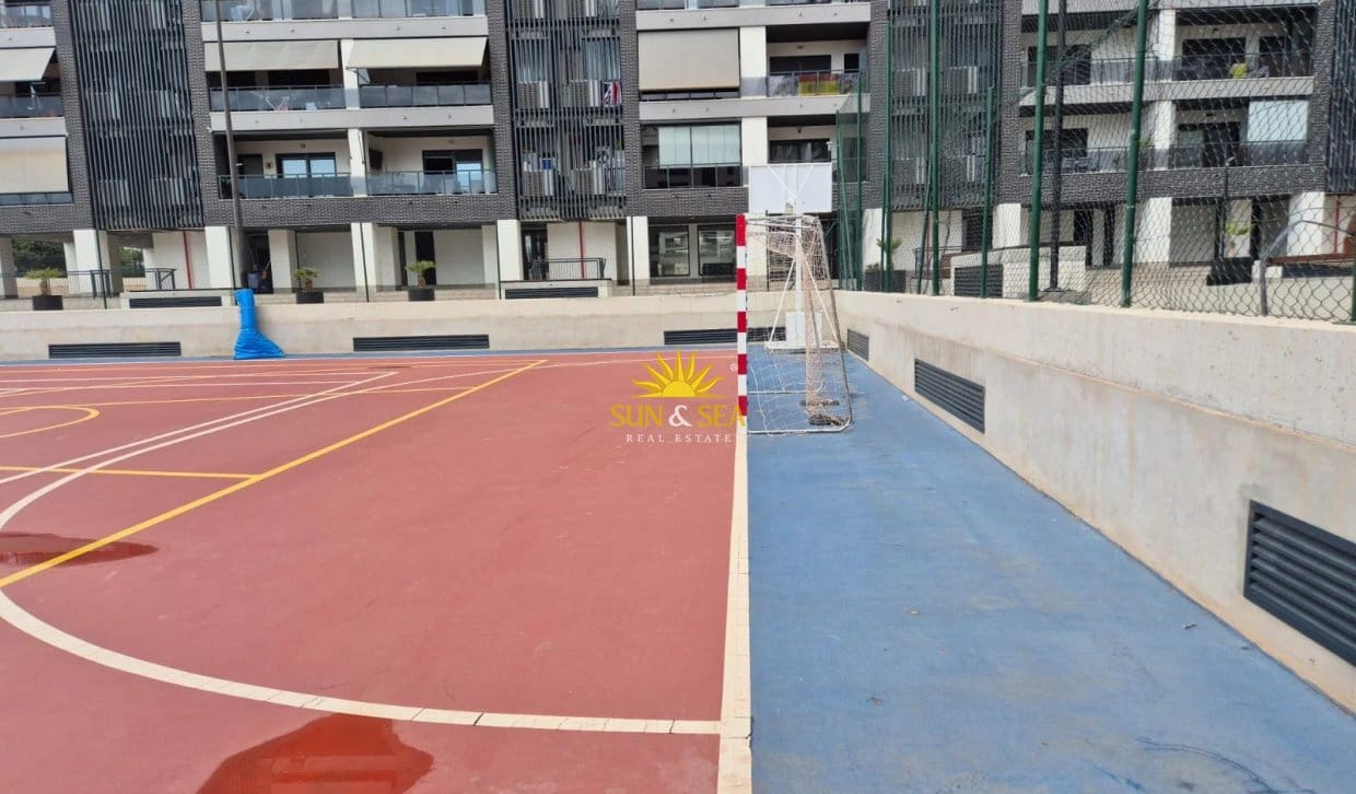 3 sovrum Lägenhet för semesterbostäder i Alicante stad med pool garage - 2 500 € (Ref: 10183261)