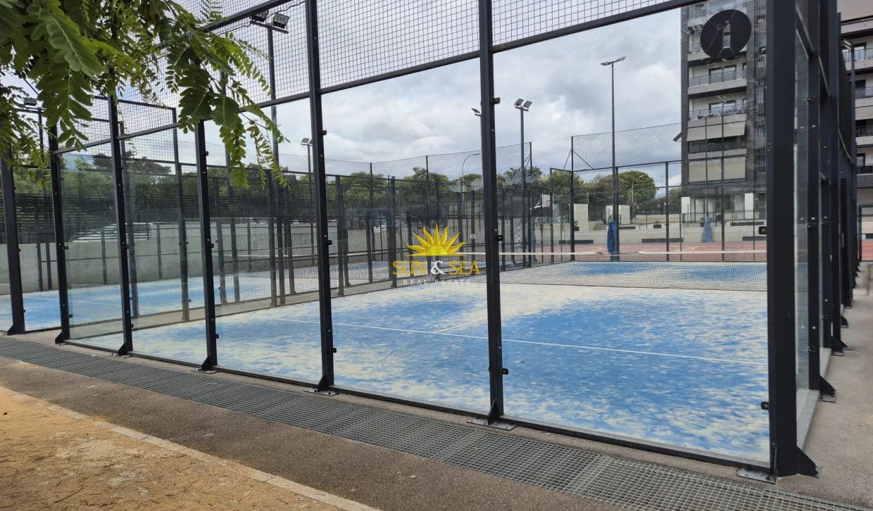 3 sovrum Lägenhet för semesterbostäder i Alicante stad med pool garage - 2 500 € (Ref: 10183261)