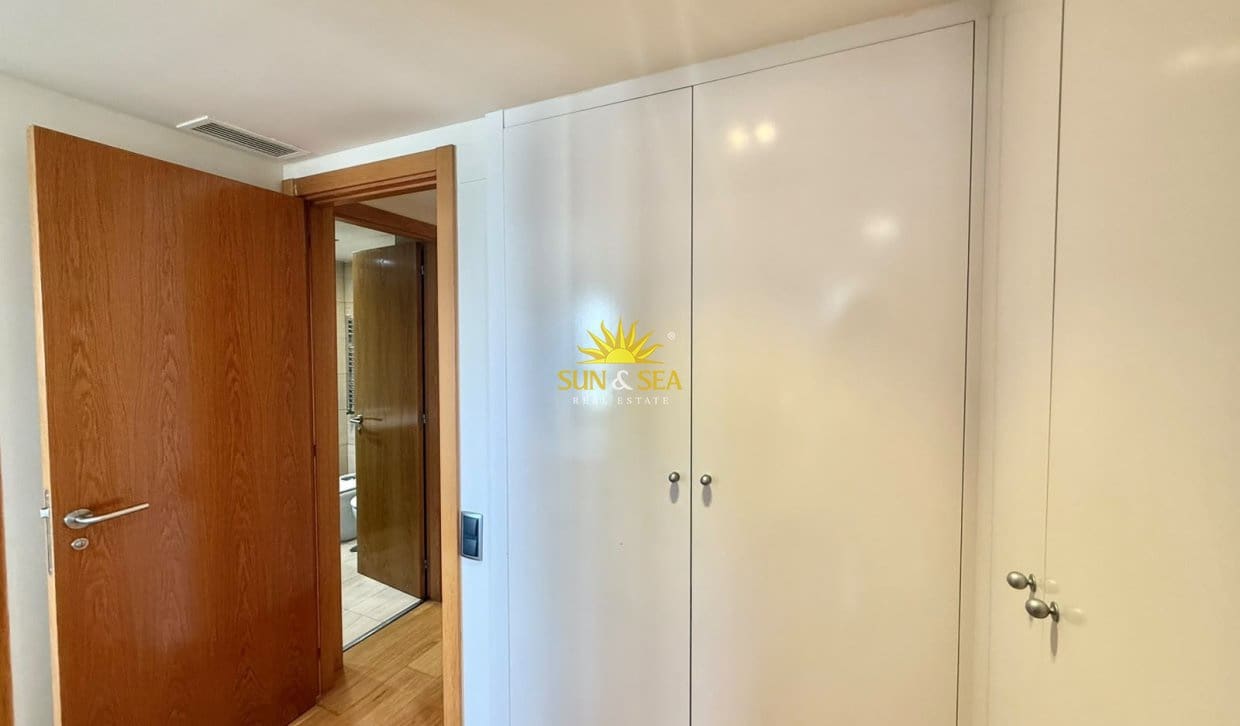 3 bedroom Apartment for rent in Alicante / Alacant city with garage - € 2,150 (Ref: 10183262)