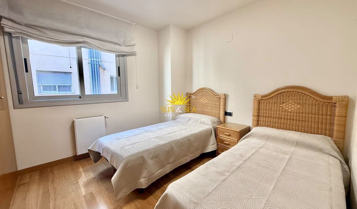 3 bedroom Apartment for rent in Alicante / Alacant city with garage - € 2,150 (Ref: 10183262)