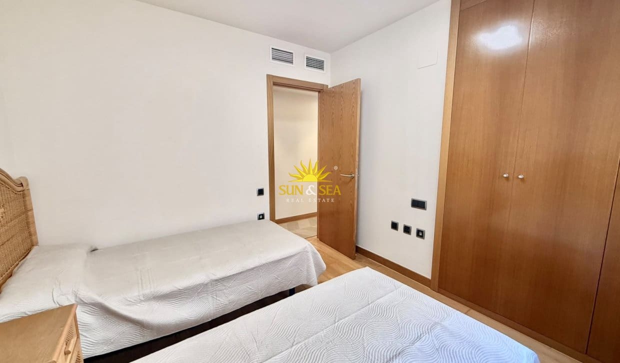 3 bedroom Apartment for rent in Alicante / Alacant city with garage - € 2,150 (Ref: 10183262)