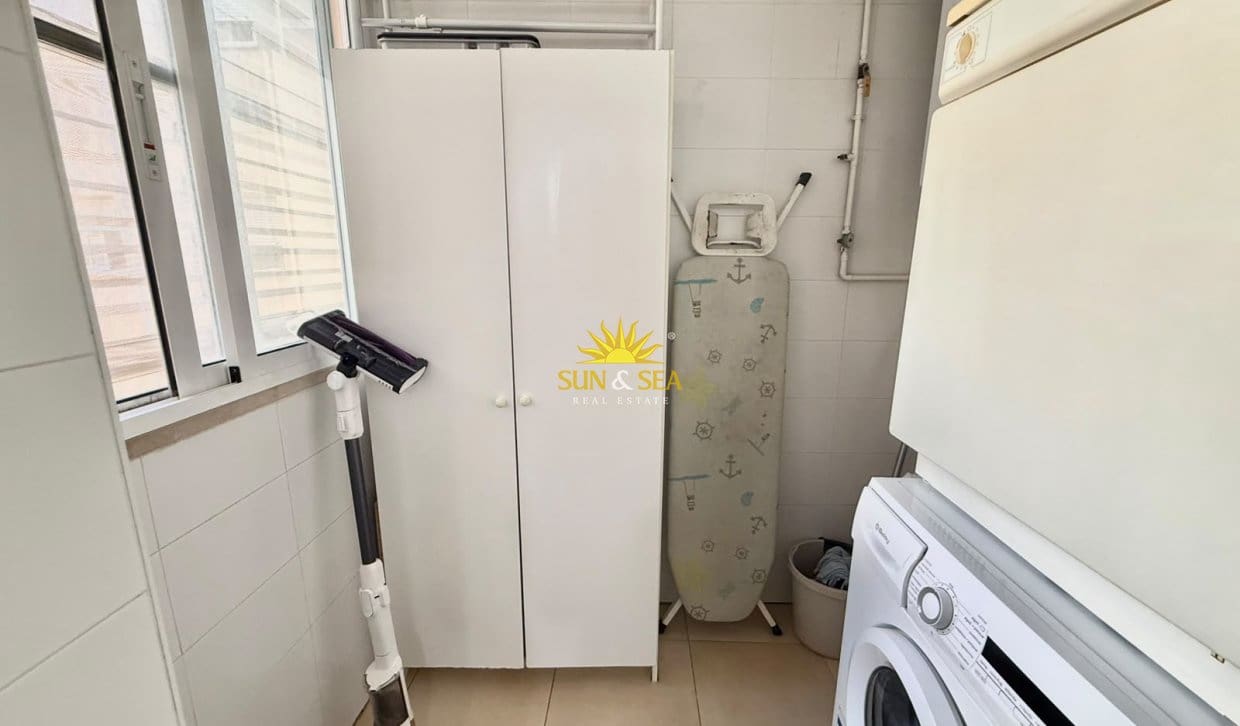 3 bedroom Apartment for rent in Alicante / Alacant city with garage - € 2,150 (Ref: 10183262)