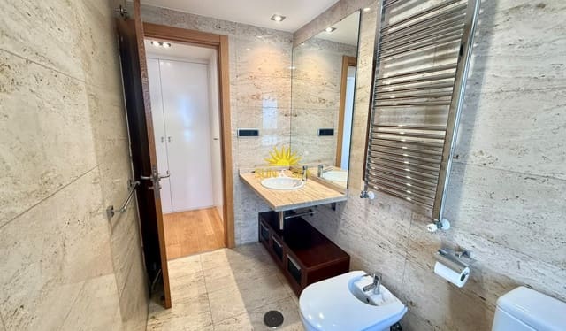 3 bedroom Apartment for rent in Benalúa, Alicante / Alacant city with garage - € 2,150 (Ref: 10183262)