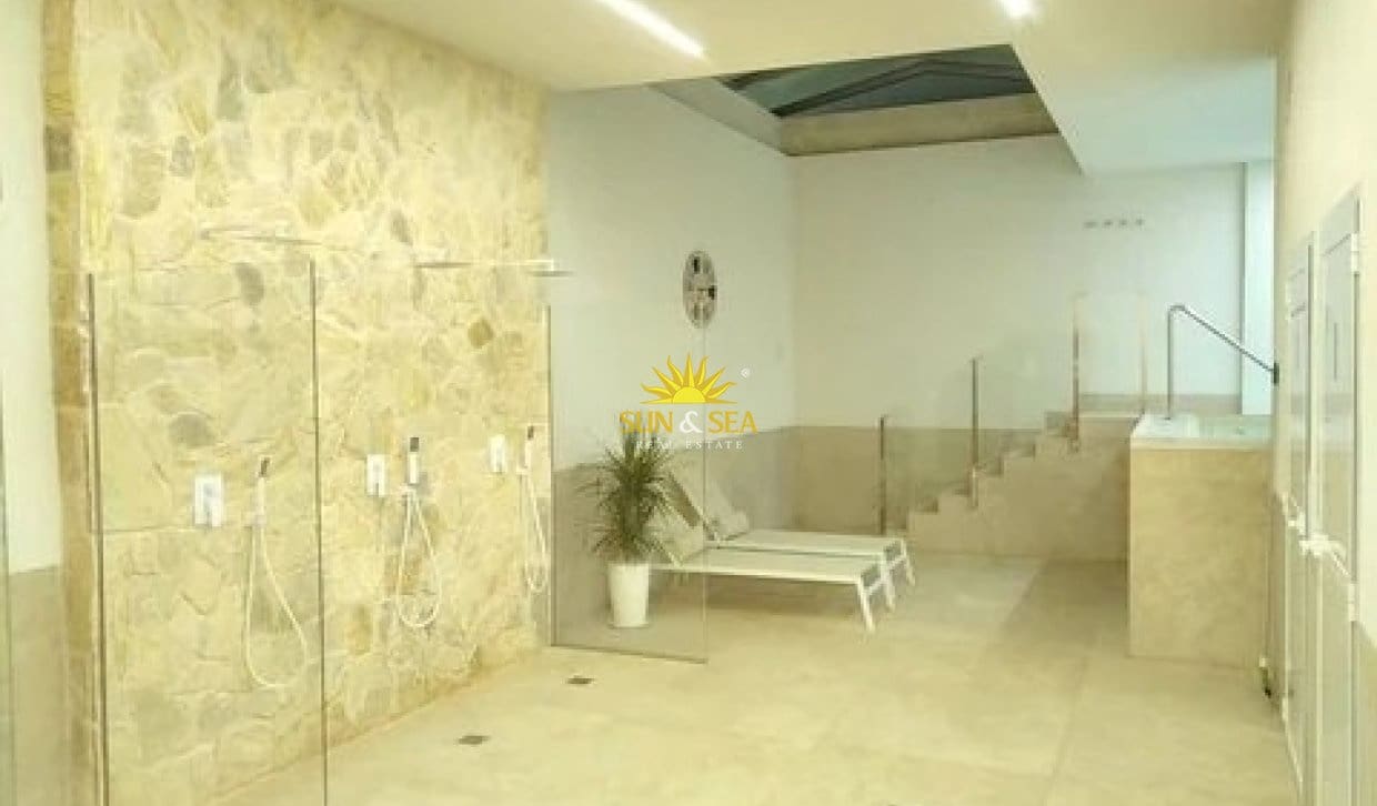 2 quarto Casa em Banda para arrendar em Guardamar del Segura com piscina garagem - 1 000 € (Ref: 10183502)