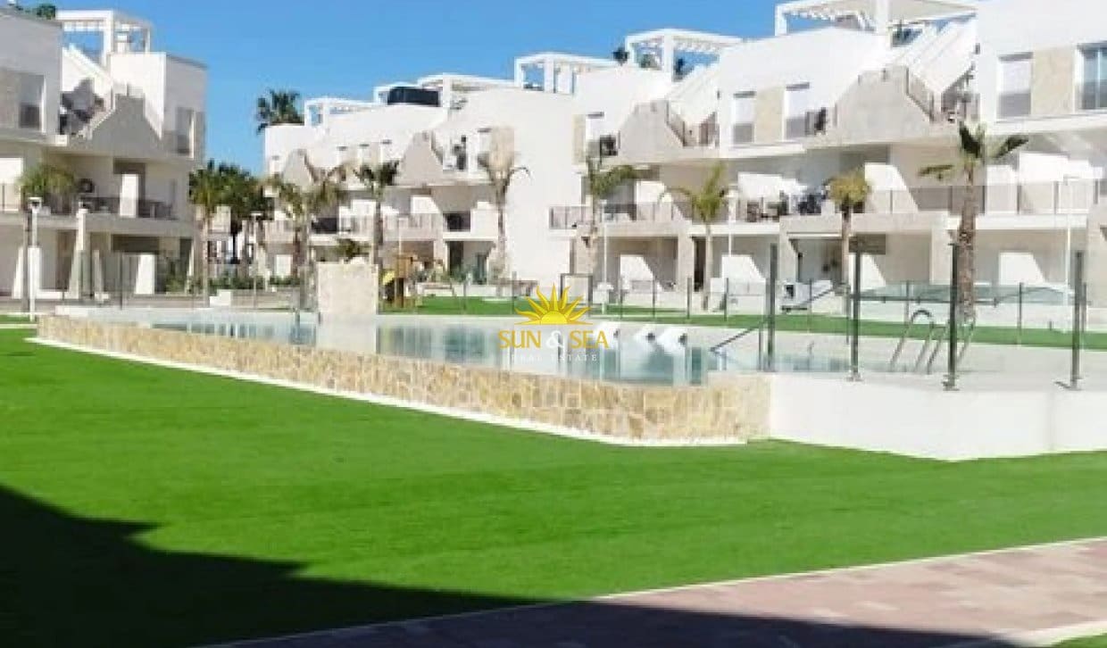 2 quarto Casa em Banda para arrendar em Guardamar del Segura com piscina garagem - 1 000 € (Ref: 10183502)