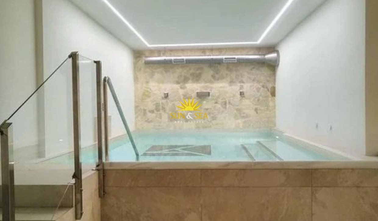 2 quarto Casa em Banda para arrendar em Guardamar del Segura com piscina garagem - 1 000 € (Ref: 10183502)