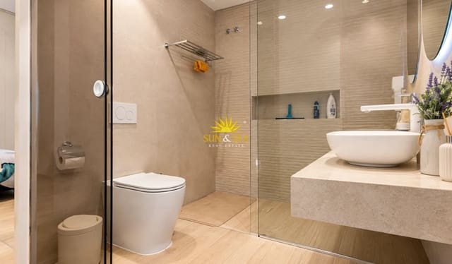 2 soveværelse Byhus til leje i El Raso, Guardamar del Segura med swimmingpool garage - € 1.000 (Ref: 10183502)