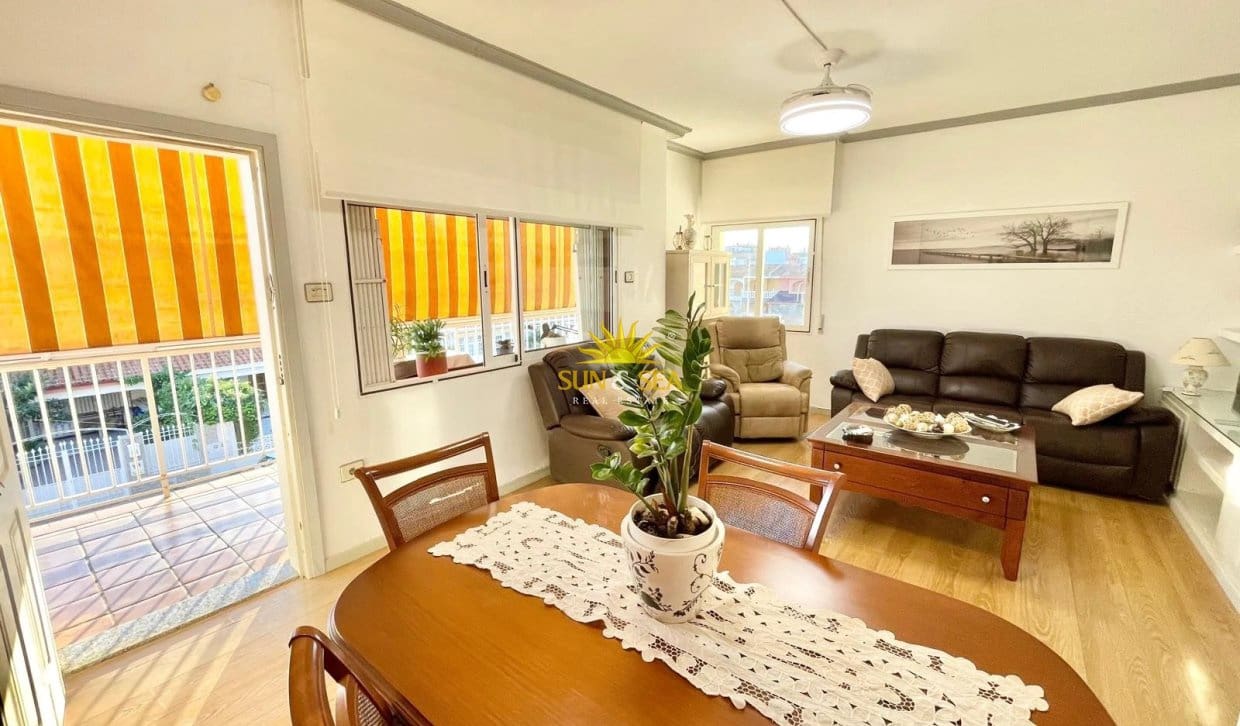 3 Zimmer Apartment zu vermieten in Los Alcazares mit Pool Garage - 1.000 € (Ref: 10183669)