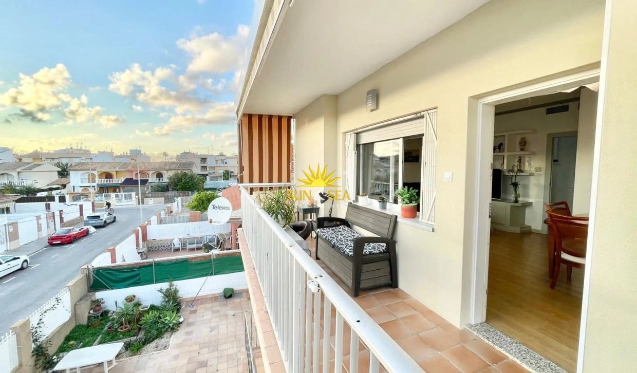 3 Zimmer Apartment zu vermieten in Los Alcazares mit Pool Garage - 1.000 € (Ref: 10183669)