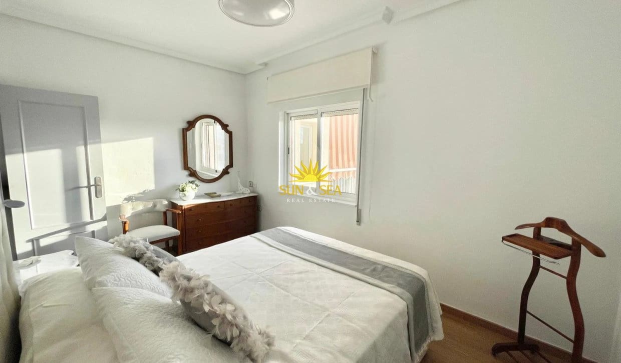 3 Zimmer Apartment zu vermieten in Los Alcazares mit Pool Garage - 1.000 € (Ref: 10183669)