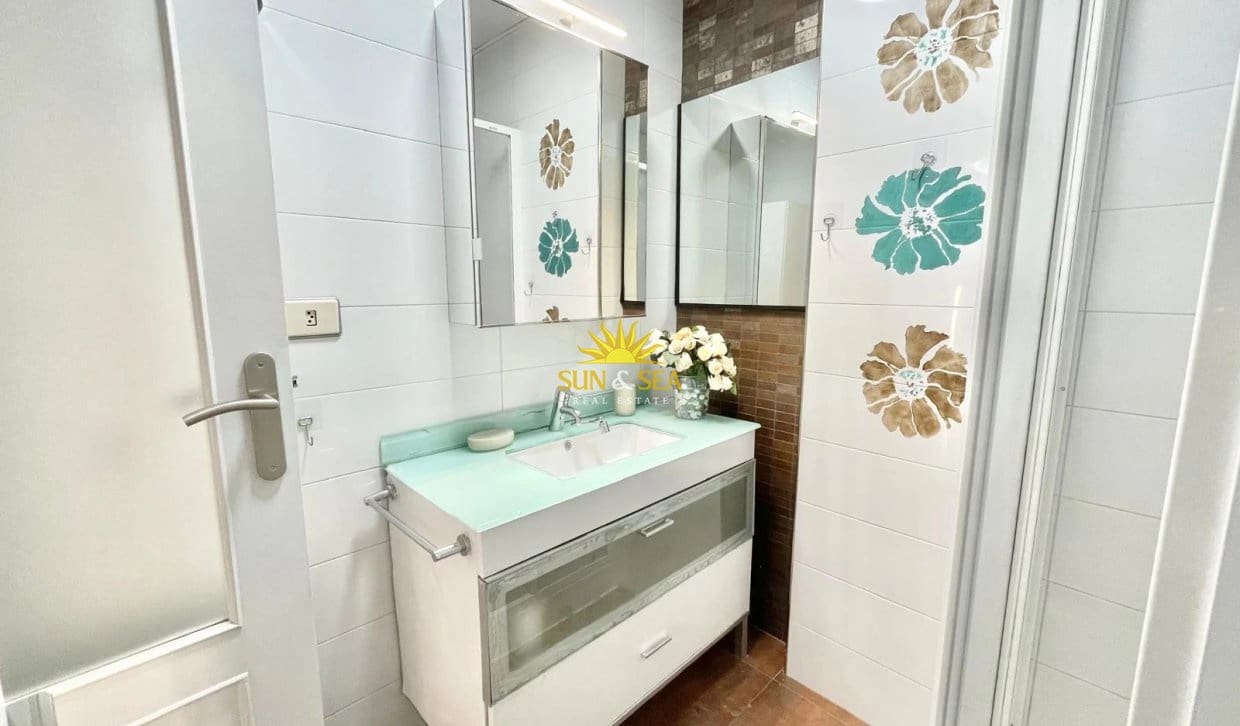 3 Zimmer Apartment zu vermieten in Los Alcazares mit Pool Garage - 1.000 € (Ref: 10183669)
