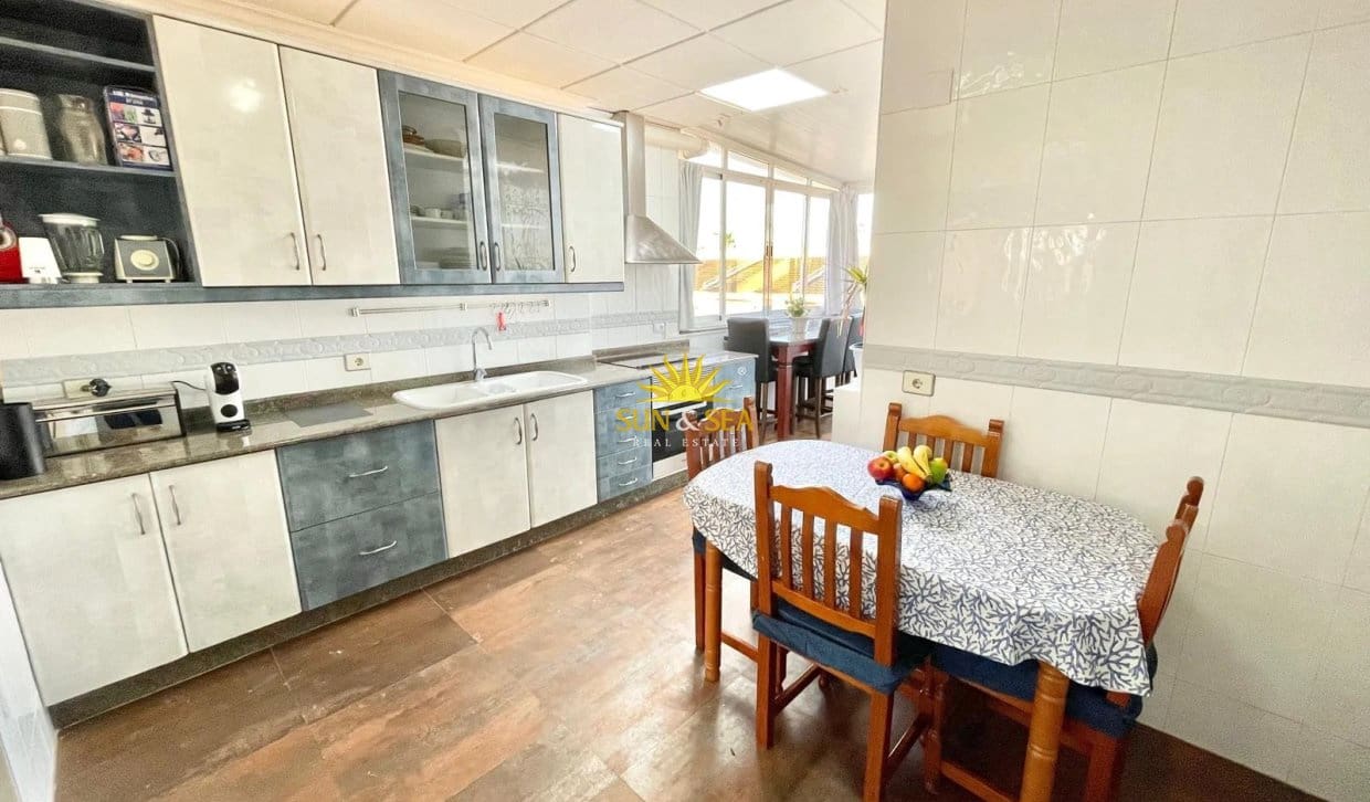 3 Zimmer Apartment zu vermieten in Los Alcazares mit Pool Garage - 1.000 € (Ref: 10183669)