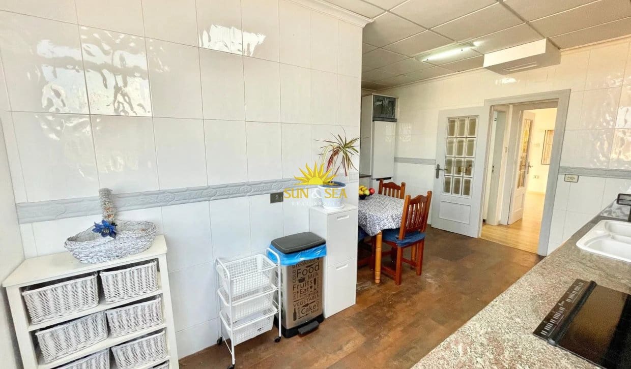 3 Zimmer Apartment zu vermieten in Los Alcazares mit Pool Garage - 1.000 € (Ref: 10183669)