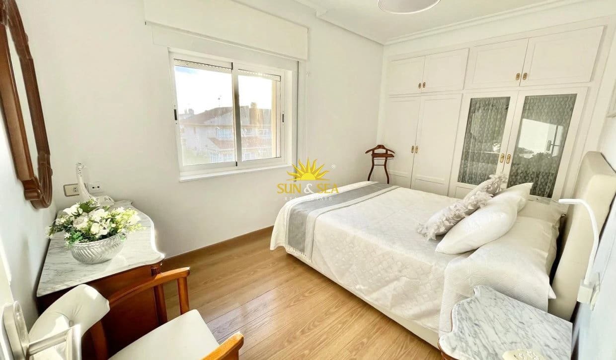 3 Zimmer Apartment zu vermieten in Los Alcazares mit Pool Garage - 1.000 € (Ref: 10183669)