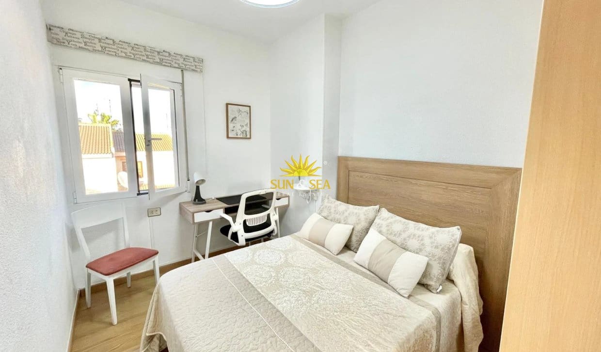 3 Zimmer Apartment zu vermieten in Los Alcazares mit Pool Garage - 1.000 € (Ref: 10183669)