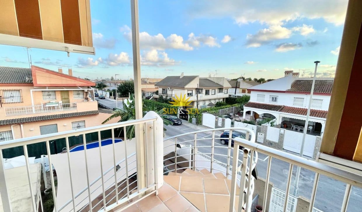 3 Zimmer Apartment zu vermieten in Los Alcazares mit Pool Garage - 1.000 € (Ref: 10183669)