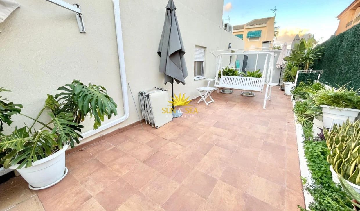 3 Zimmer Apartment zu vermieten in Los Alcazares mit Pool Garage - 1.000 € (Ref: 10183669)