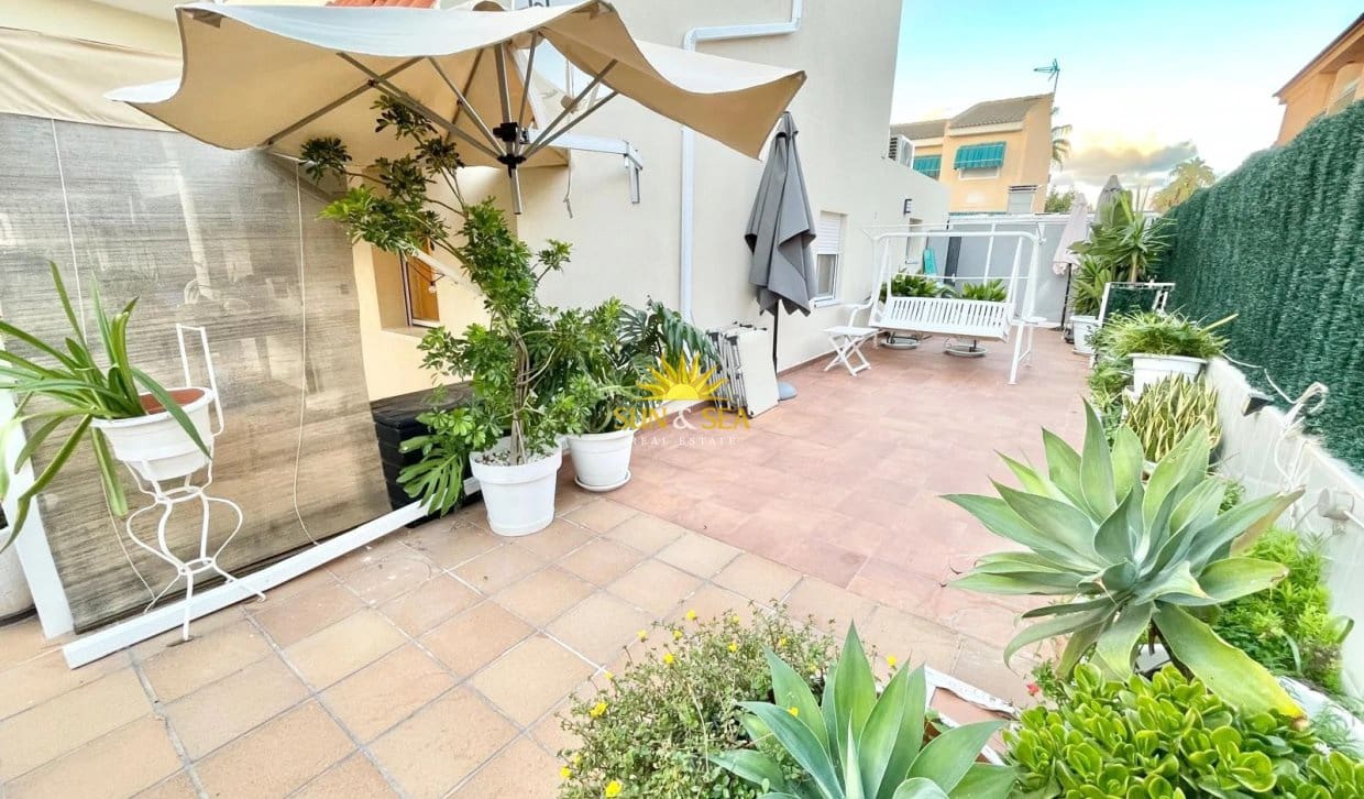 3 Zimmer Apartment zu vermieten in Los Alcazares mit Pool Garage - 1.000 € (Ref: 10183669)