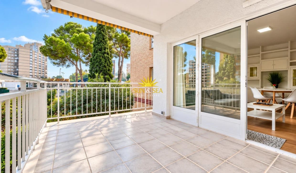 4 quarto Apartamento para arrendar em Campoamor com garagem - 1 250 € (Ref: 10183671)