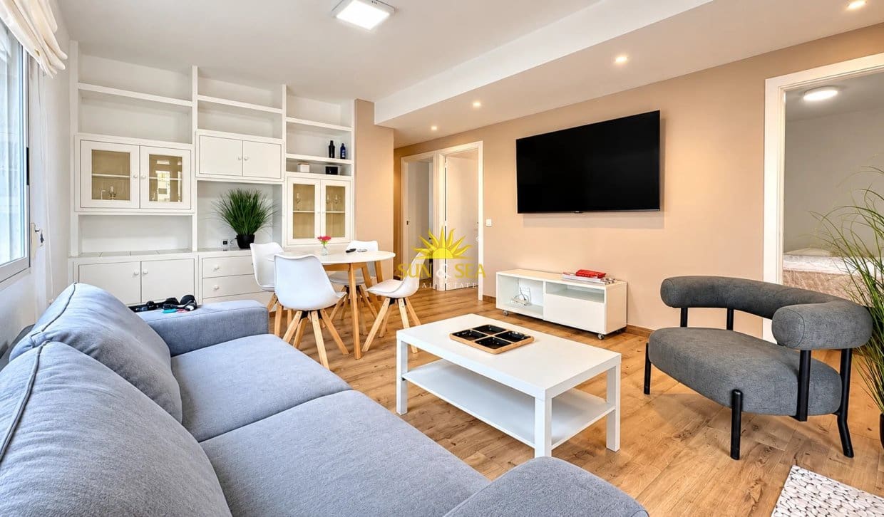 4 quarto Apartamento para arrendar em Campoamor com garagem - 1 250 € (Ref: 10183671)