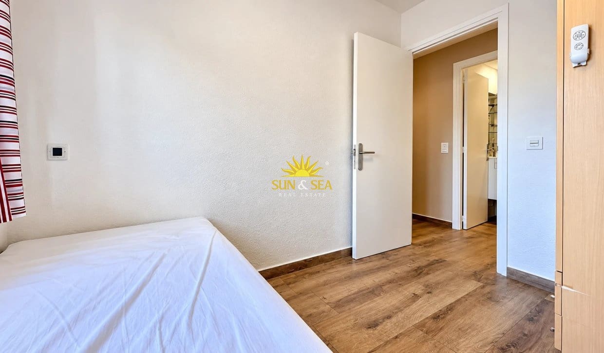 4 quarto Apartamento para arrendar em Campoamor com garagem - 1 250 € (Ref: 10183671)