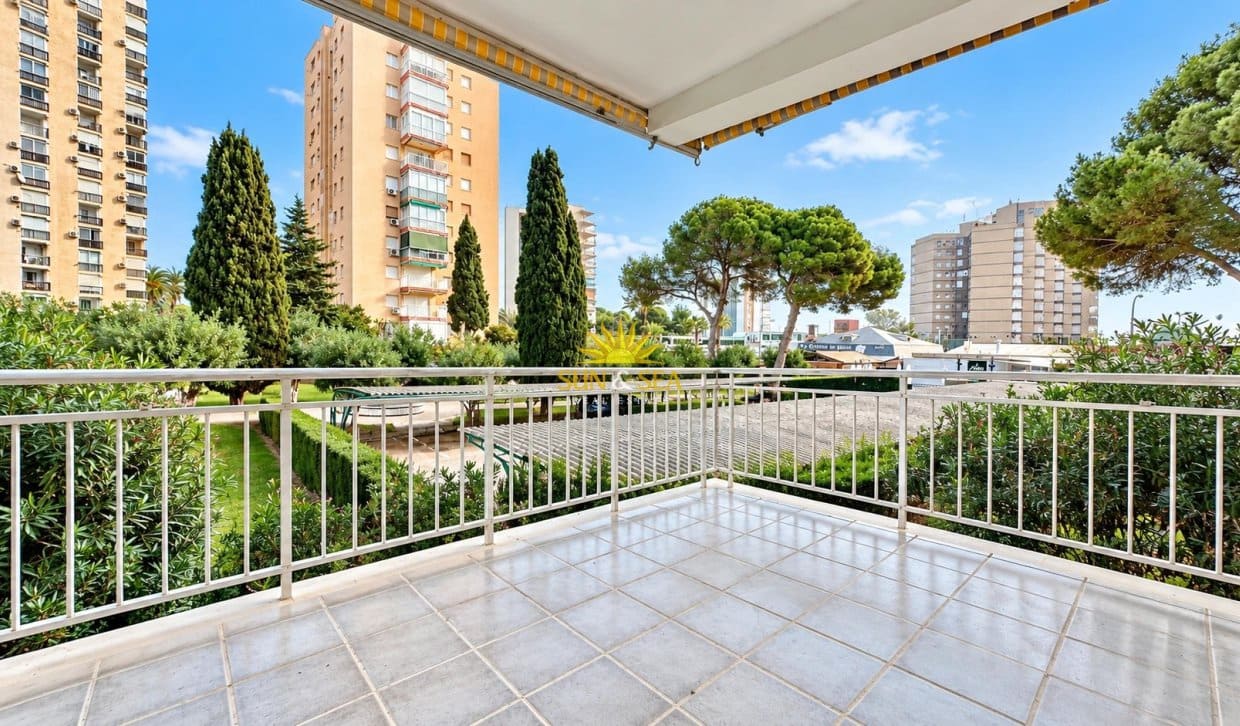 4 quarto Apartamento para arrendar em Campoamor com garagem - 1 250 € (Ref: 10183671)