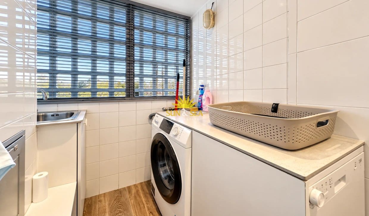 4 quarto Apartamento para arrendar em Campoamor com garagem - 1 250 € (Ref: 10183671)