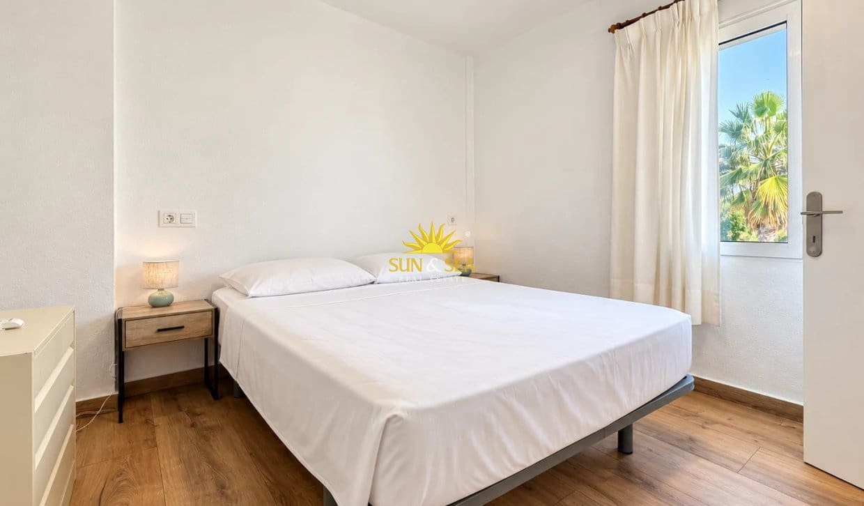 4 quarto Apartamento para arrendar em Campoamor com garagem - 1 250 € (Ref: 10183671)