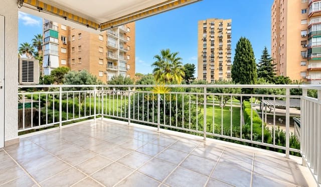 4 quarto Apartamento para arrendar em Dehesa de Campoamor, Orihuela com garagem - 1 250 € (Ref: 10183671)