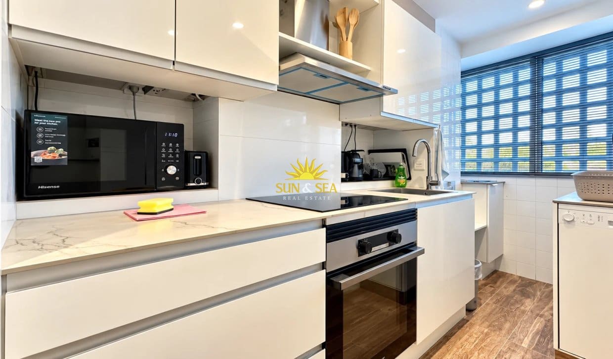 4 quarto Apartamento para arrendar em Campoamor com garagem - 1 250 € (Ref: 10183671)
