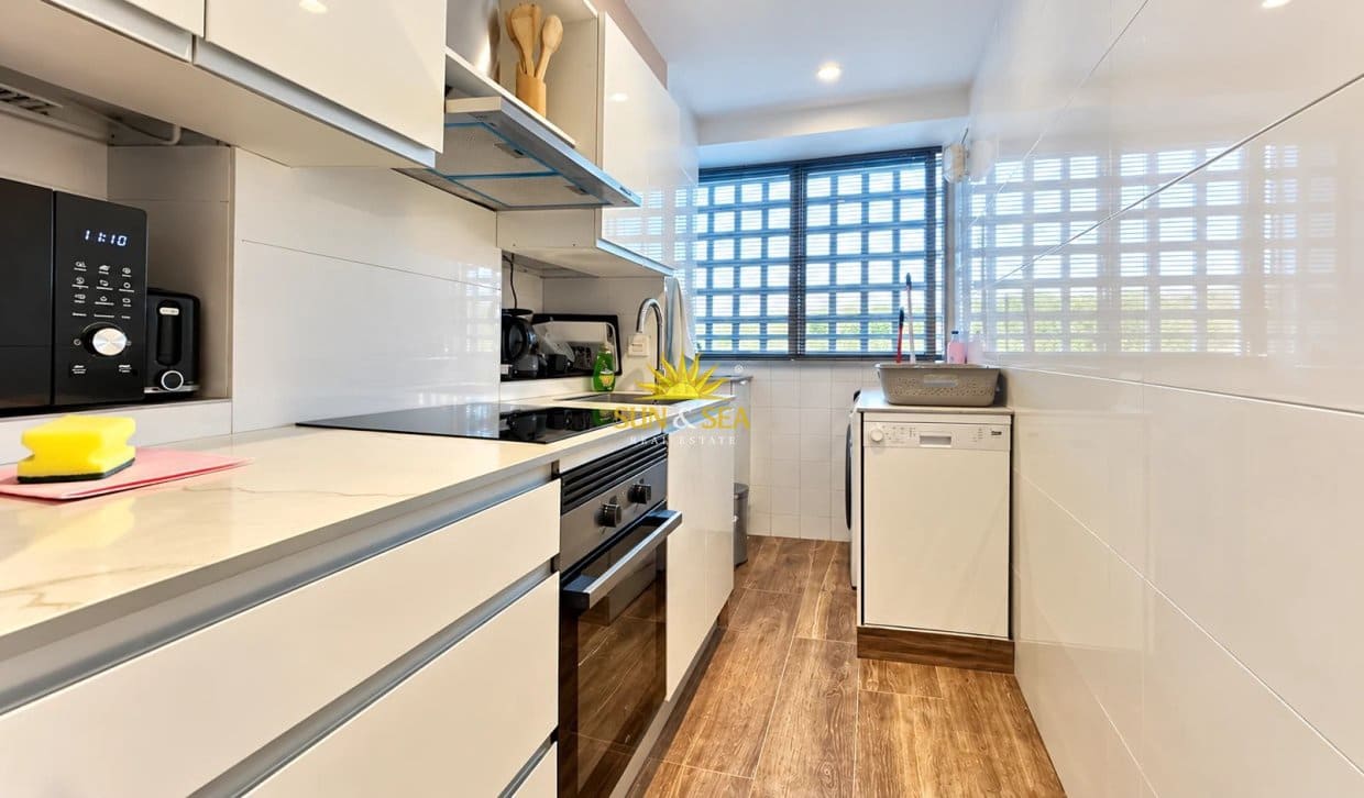 4 quarto Apartamento para arrendar em Campoamor com garagem - 1 250 € (Ref: 10183671)