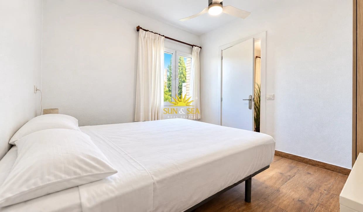 4 quarto Apartamento para arrendar em Campoamor com garagem - 1 250 € (Ref: 10183671)