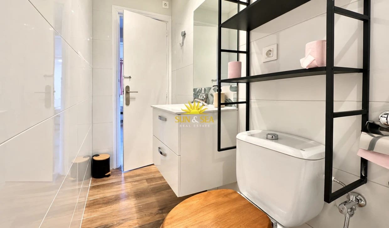 4 quarto Apartamento para arrendar em Campoamor com garagem - 1 250 € (Ref: 10183671)