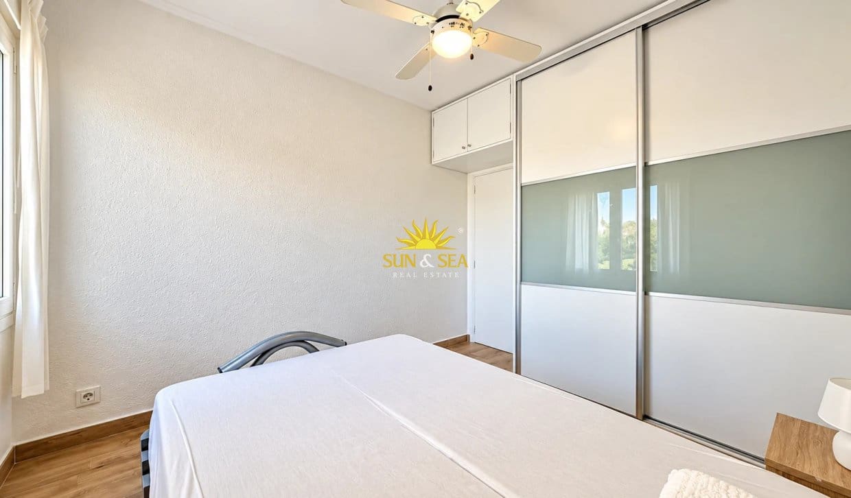 4 quarto Apartamento para arrendar em Campoamor com garagem - 1 250 € (Ref: 10183671)