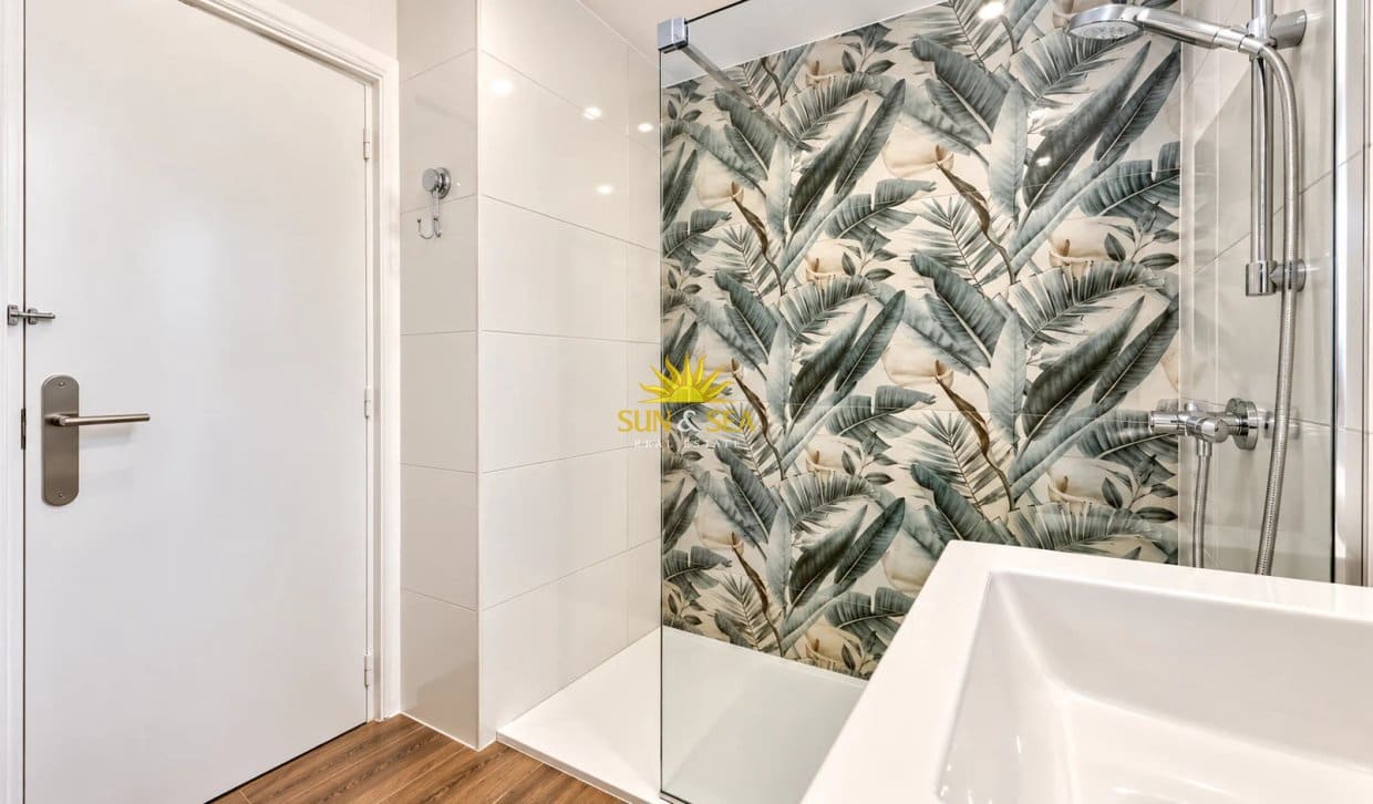 4 quarto Apartamento para arrendar em Campoamor com garagem - 1 250 € (Ref: 10183671)