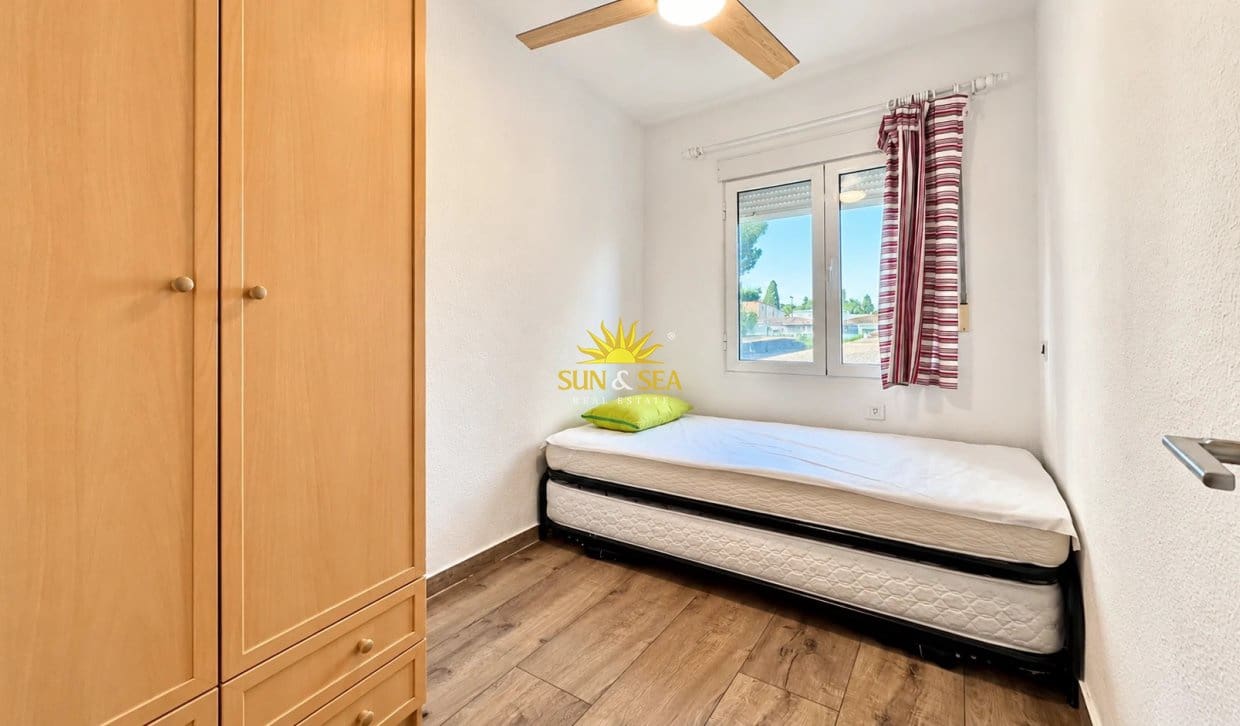 4 quarto Apartamento para arrendar em Campoamor com garagem - 1 250 € (Ref: 10183671)