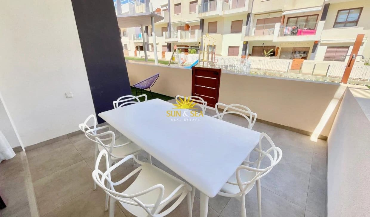 2 bedroom Apartment for holiday rental in Torre de la Horadada with pool garage - € 800 (Ref: 10183672)