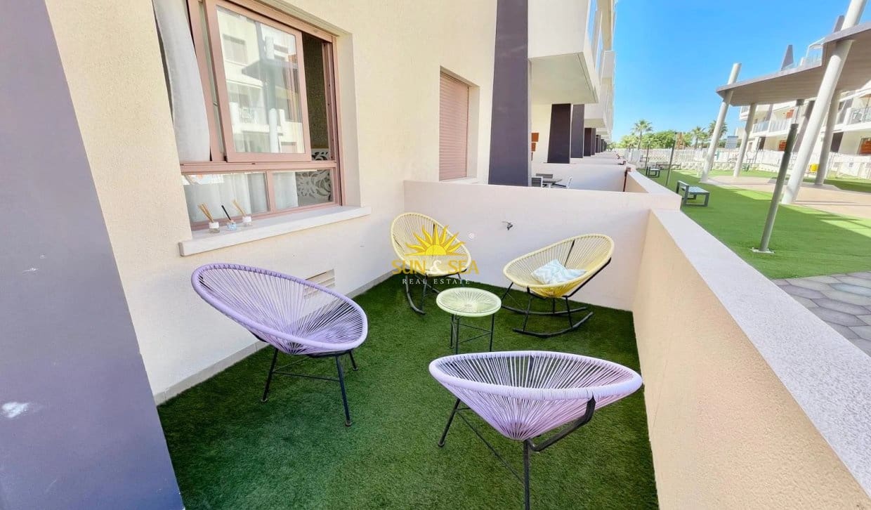 2 bedroom Apartment for holiday rental in Torre de la Horadada with pool garage - € 800 (Ref: 10183672)