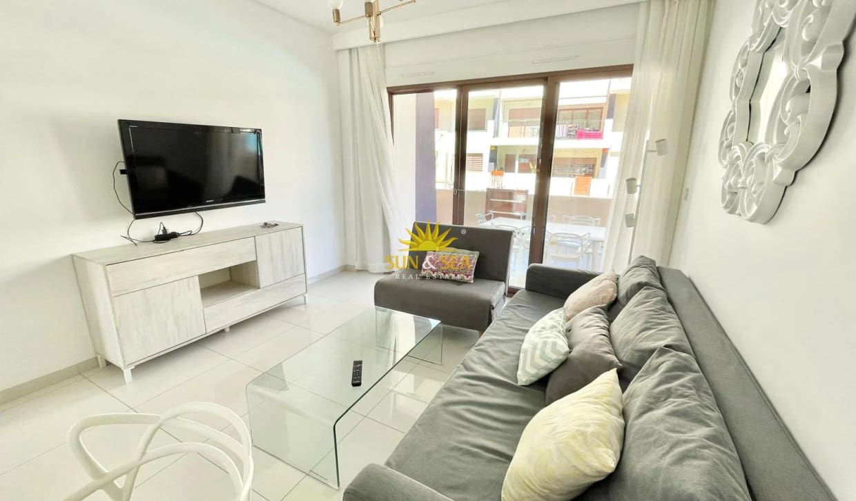 2 bedroom Apartment for holiday rental in Torre de la Horadada with pool garage - € 800 (Ref: 10183672)