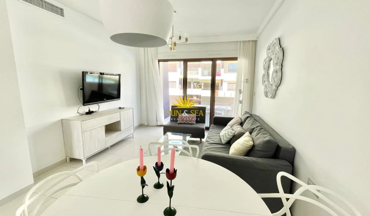 2 bedroom Apartment for holiday rental in Torre de la Horadada with pool garage - € 800 (Ref: 10183672)