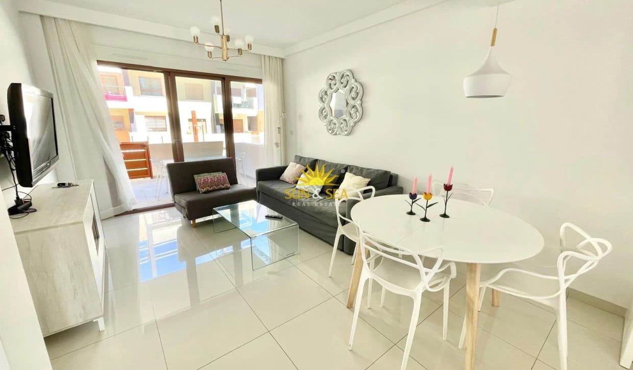 2 bedroom Apartment for holiday rental in Torre de la Horadada with pool garage - € 800 (Ref: 10183672)