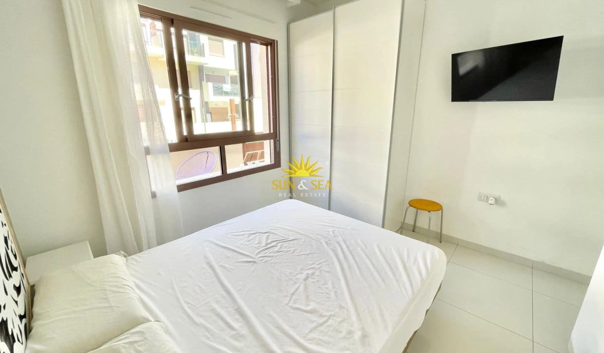 2 bedroom Apartment for holiday rental in Torre de la Horadada with pool garage - € 800 (Ref: 10183672)