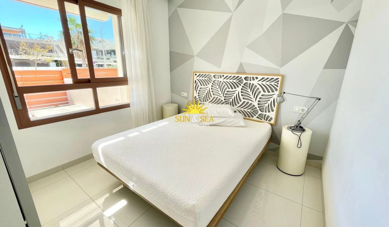 2 bedroom Apartment for holiday rental in Torre de la Horadada with pool garage - € 800 (Ref: 10183672)