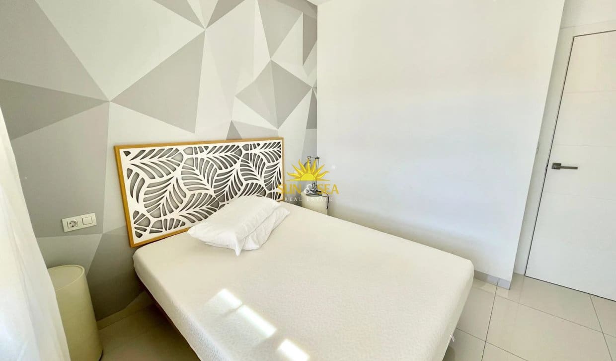 2 bedroom Apartment for holiday rental in Torre de la Horadada with pool garage - € 800 (Ref: 10183672)