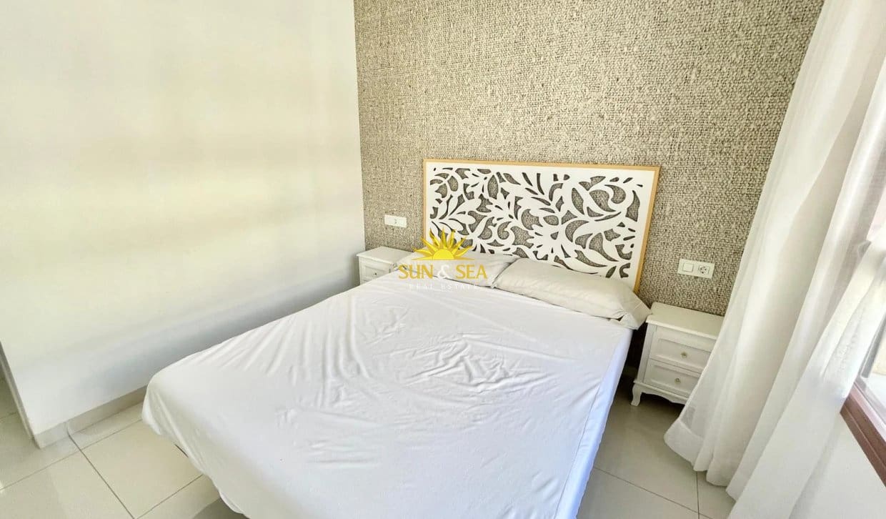 2 bedroom Apartment for holiday rental in Torre de la Horadada with pool garage - € 800 (Ref: 10183672)