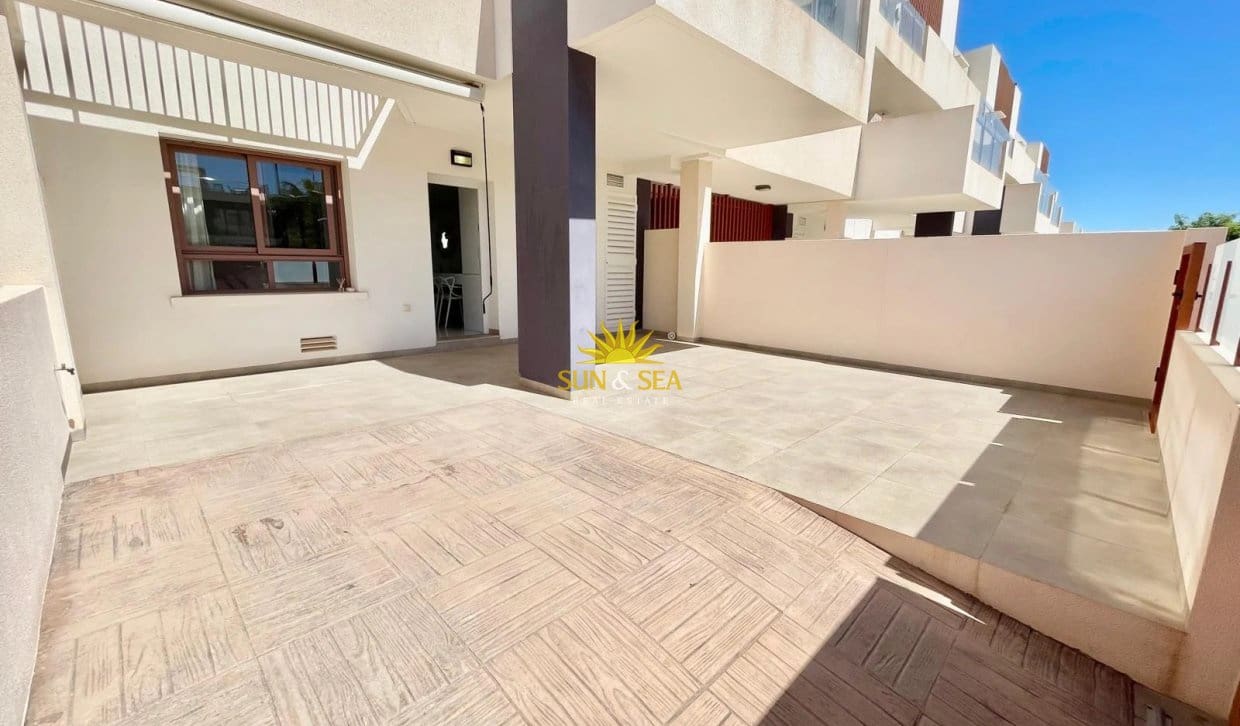 2 bedroom Apartment for holiday rental in Torre de la Horadada with pool garage - € 800 (Ref: 10183672)